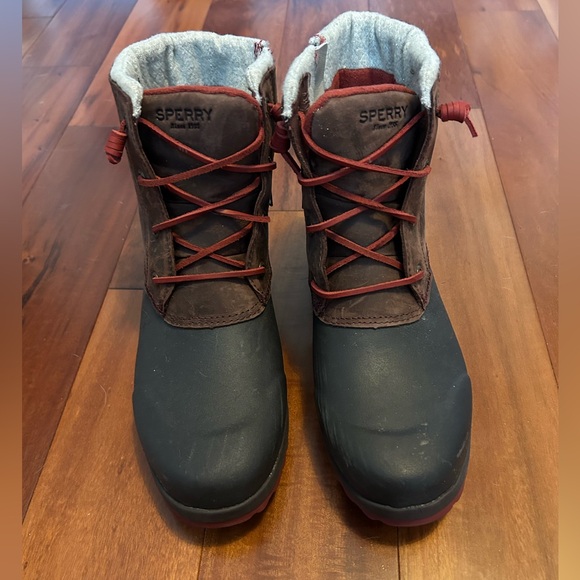 NWOT Sperry Boots - Picture 2 of 3